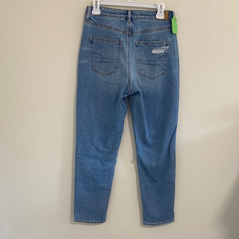 Women’s American Eagle Mom Jeans.